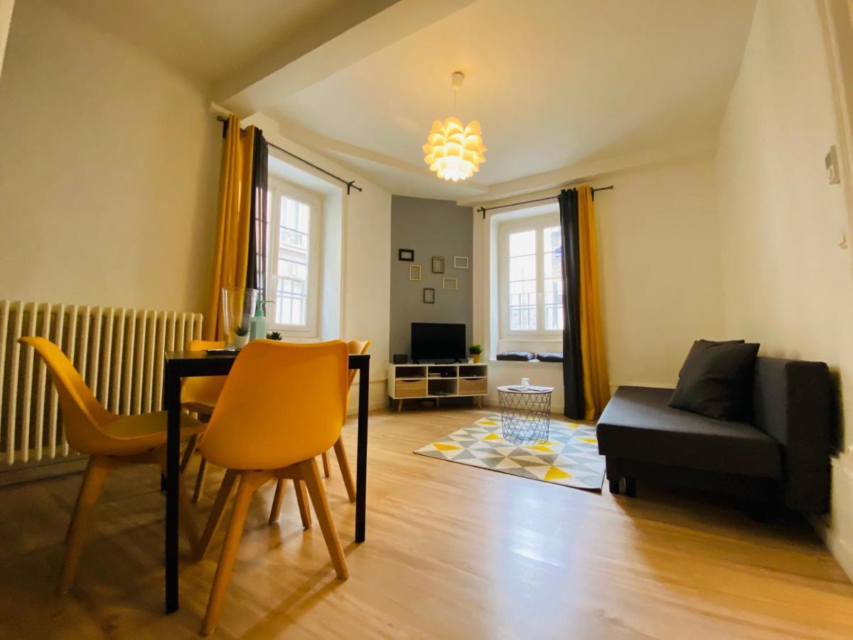 Nid Douillet Sur Plateau Central Clermont-Ferrand Exterior photo