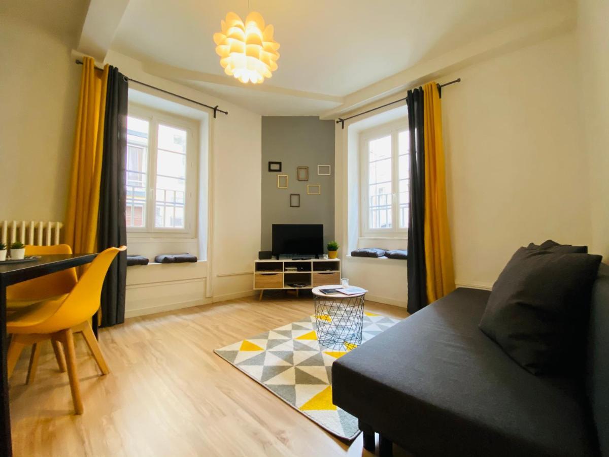 Nid Douillet Sur Plateau Central Clermont-Ferrand Exterior photo
